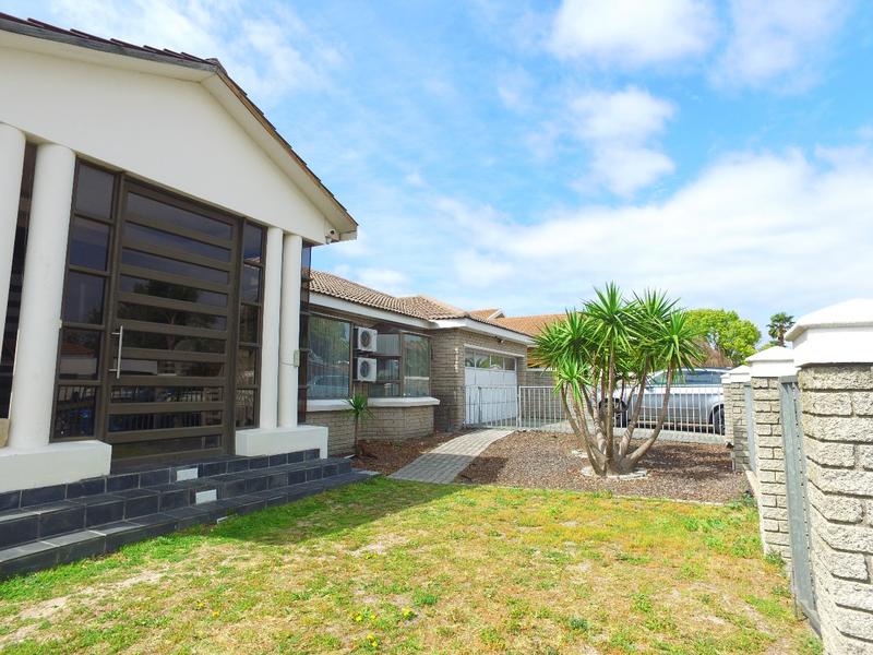 3 Bedroom Property for Sale in Rouxville Western Cape